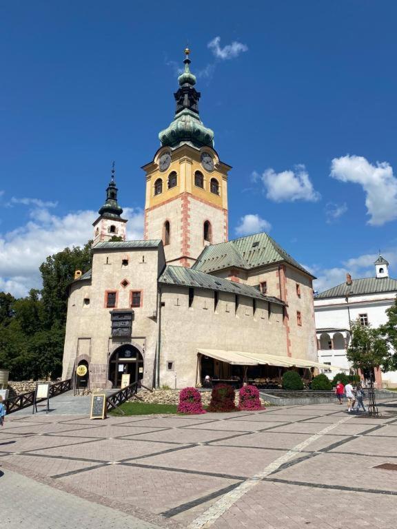 Komfortny Apartman So Zahradou A Sukromnym Parkoviskom-Nonstop Check-In Banska Bystrica Luaran gambar