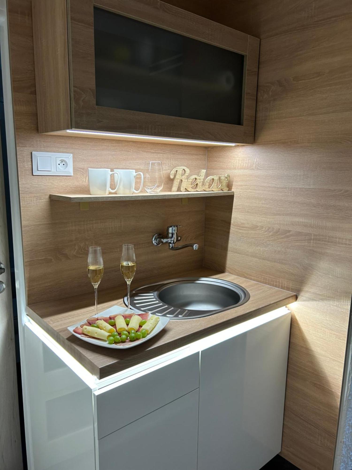 Komfortny Apartman So Zahradou A Sukromnym Parkoviskom-Nonstop Check-In Banska Bystrica Luaran gambar