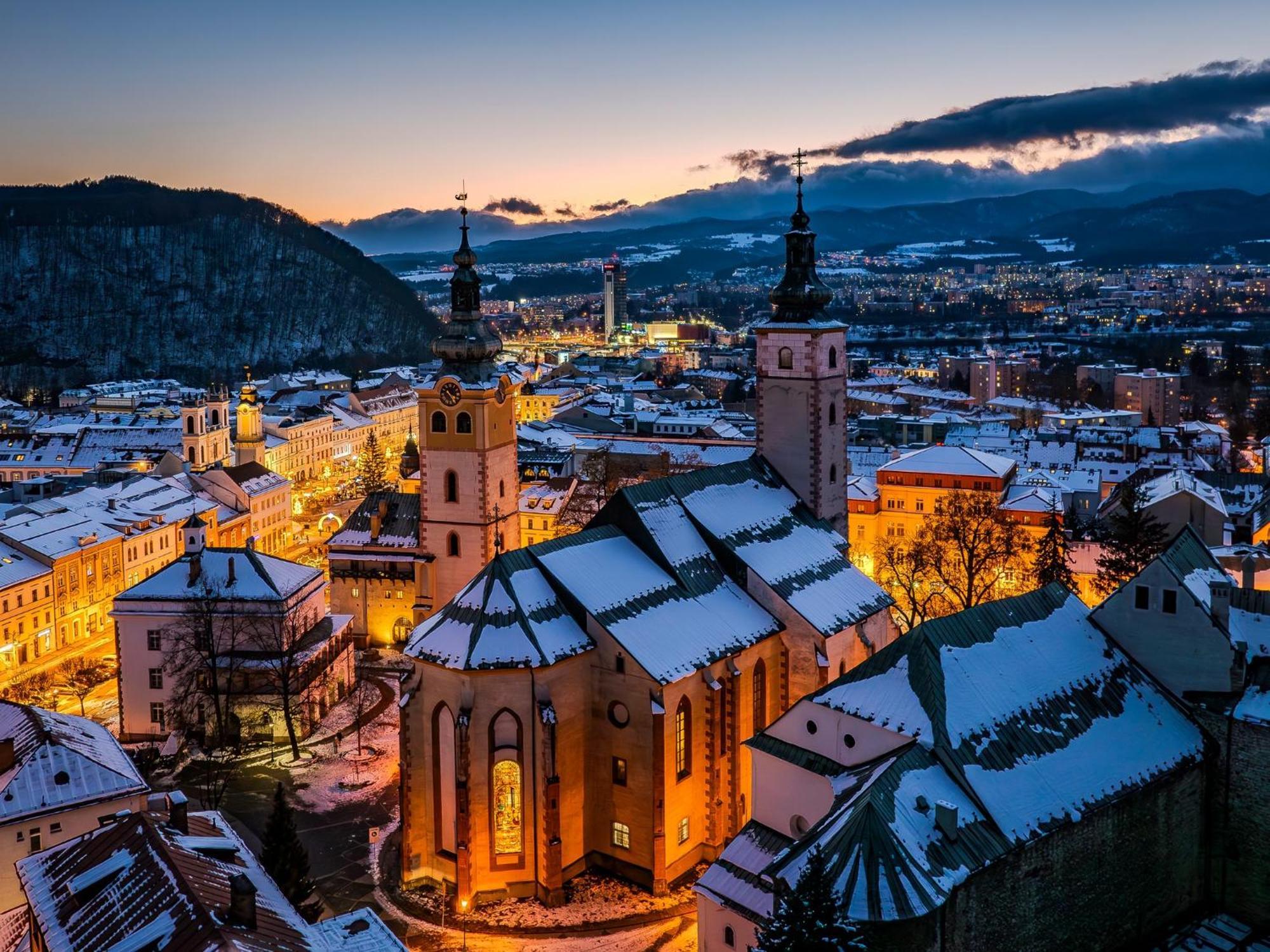 Komfortny Apartman So Zahradou A Sukromnym Parkoviskom-Nonstop Check-In Banska Bystrica Luaran gambar
